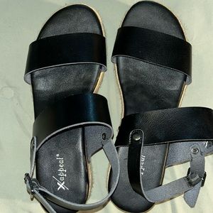 Black espadrilles. Xappeal sz 9